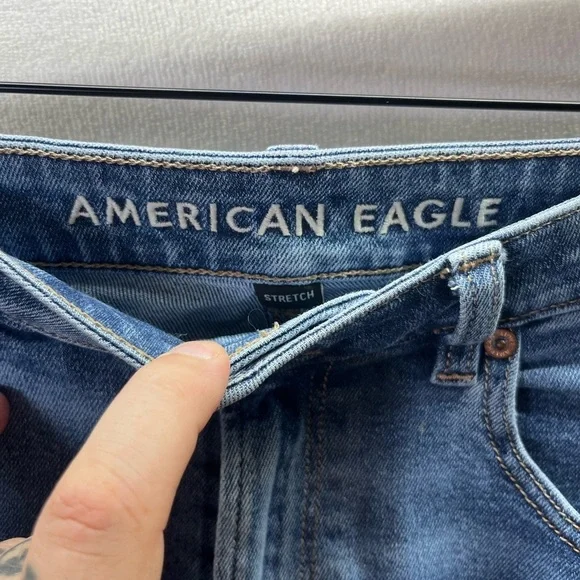 American Eagle Mom Jean Denim Jeans Womens 6 Blue Stretch 90s loose Cute 2205 - Picture 2 of 11